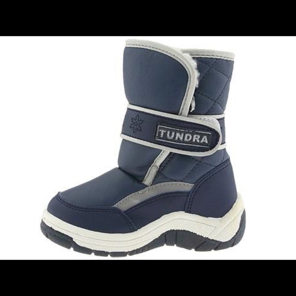 Tundra snow boots for toddler, size 6